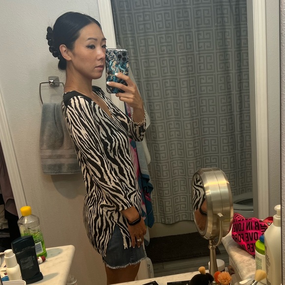 H&M Zebra Print Tunic 3/4 Sleeve Sweater - Picture 4 of 6
